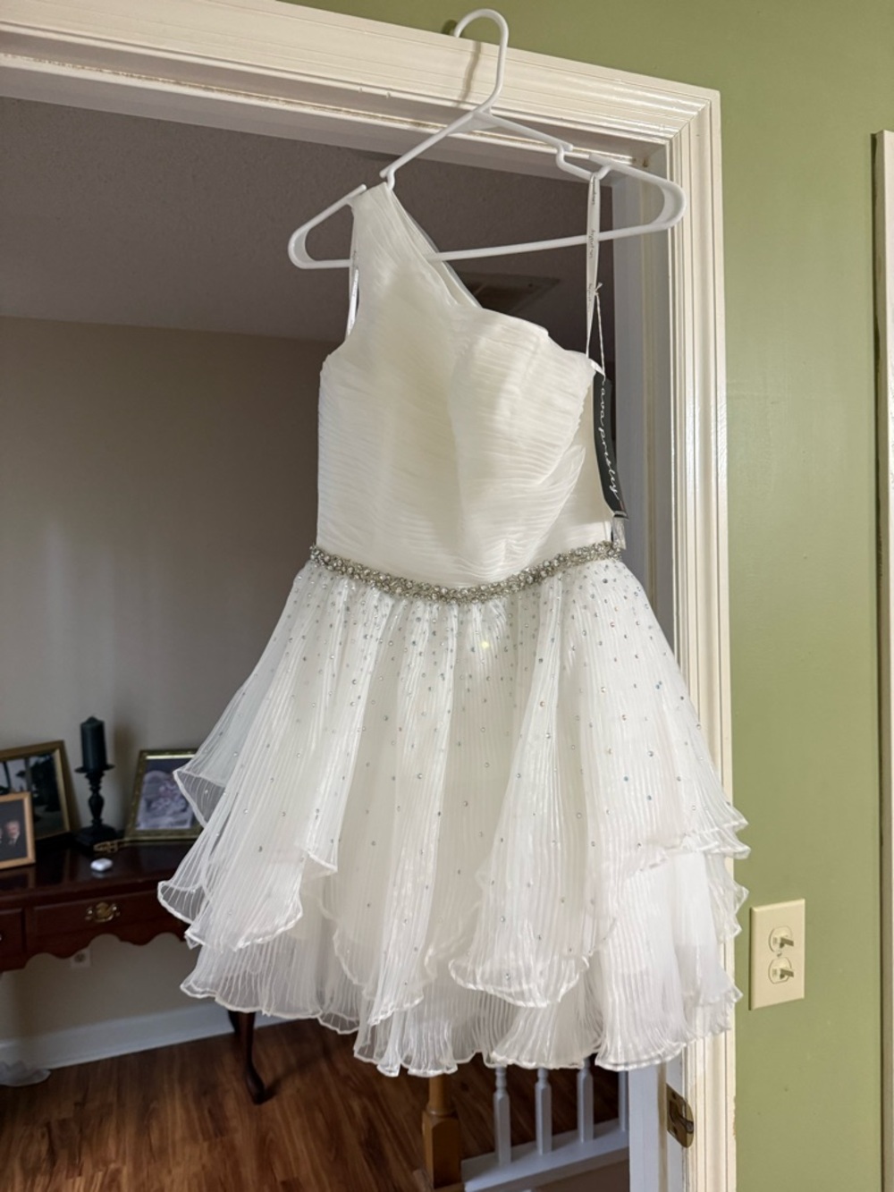 White One-Shoulder Beaded Waist Party Dress